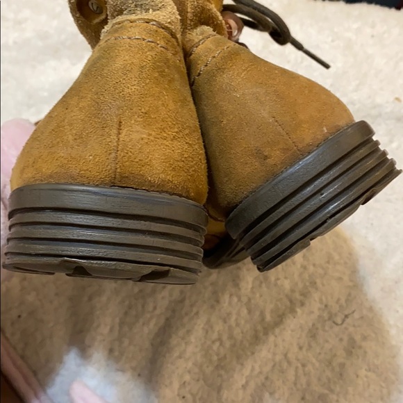 Men’s Clark’s boots - Picture 4 of 5